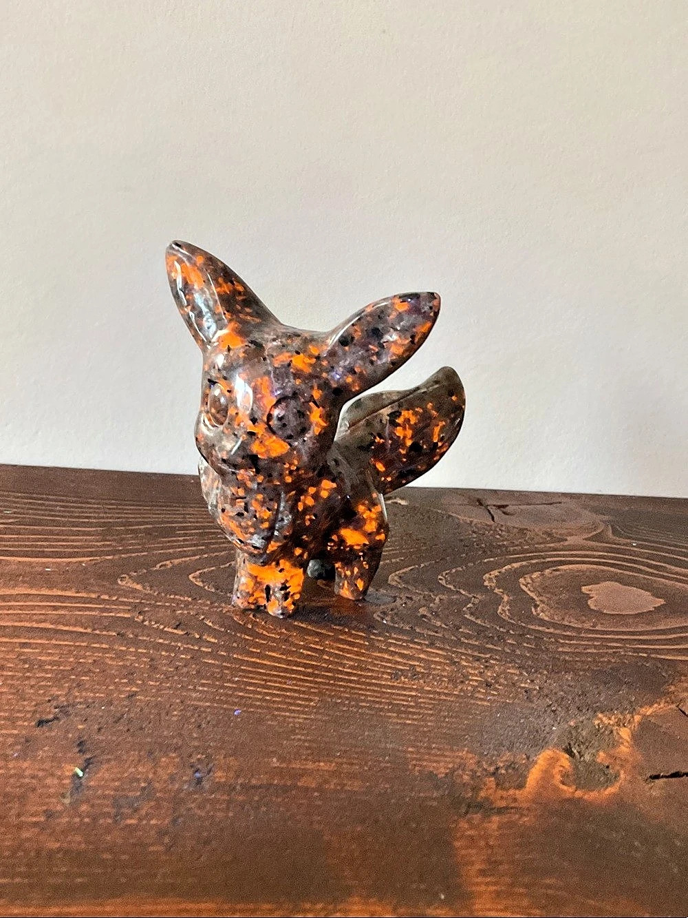 Yooperlite Eevee  Pokémon Crystal Carving Rabbit Sculpture in Gray & Brown